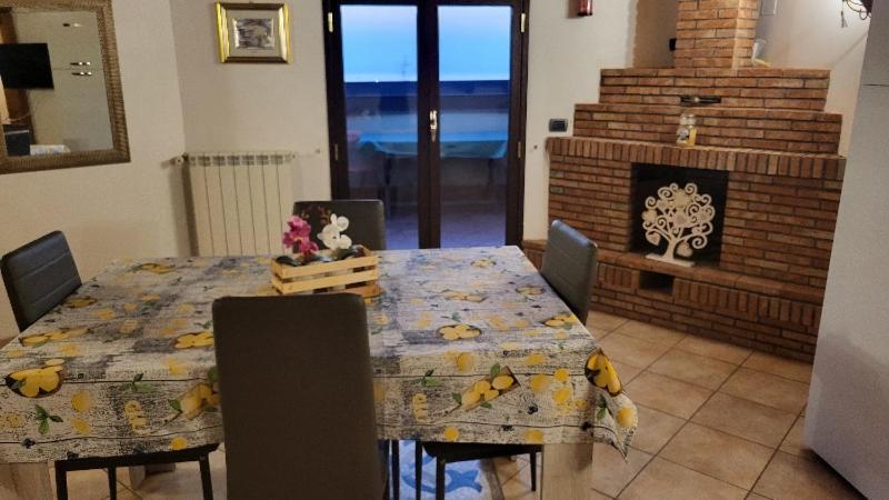 Casa Vacanza Lmt Aci Catena Exterior foto